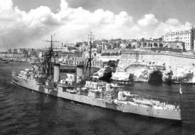 HMNZS Black Prince entering Malta (RNZN AAM 0048)