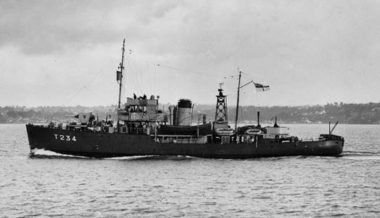 HMNZS Tui in late 1944 (RNZN Museum ABL 0043)