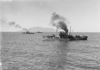 Isles-class minesweepers HMNZS Inchkeith, HMNZS Scarba and HMNZS Killegray travel in convoy in the Hauraki Gulf, January 1944.