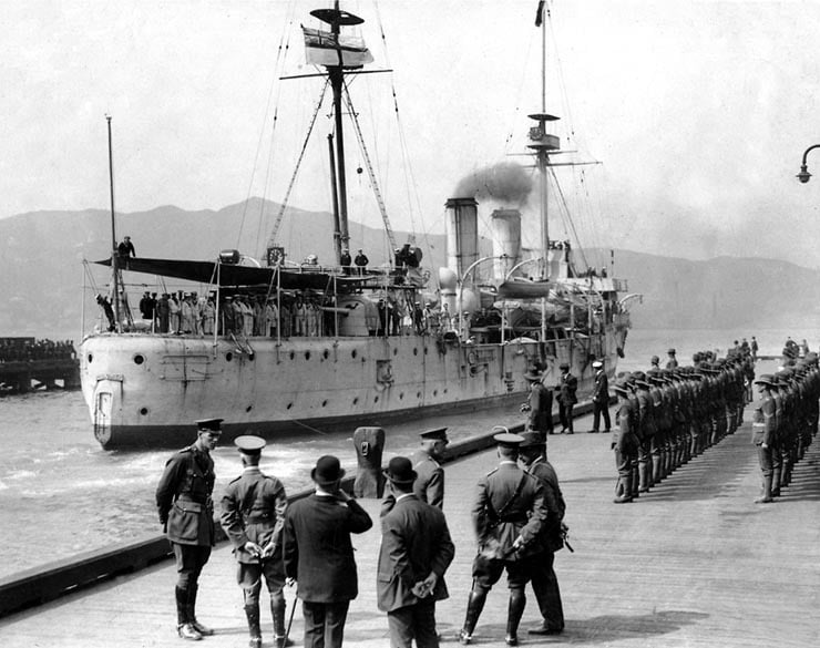 HMS Philomel Berthing at the ferry wharf Wellington 1917