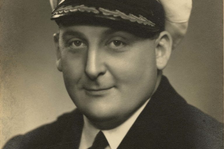 CDR G Bridson HMNZS Kiwi WW2