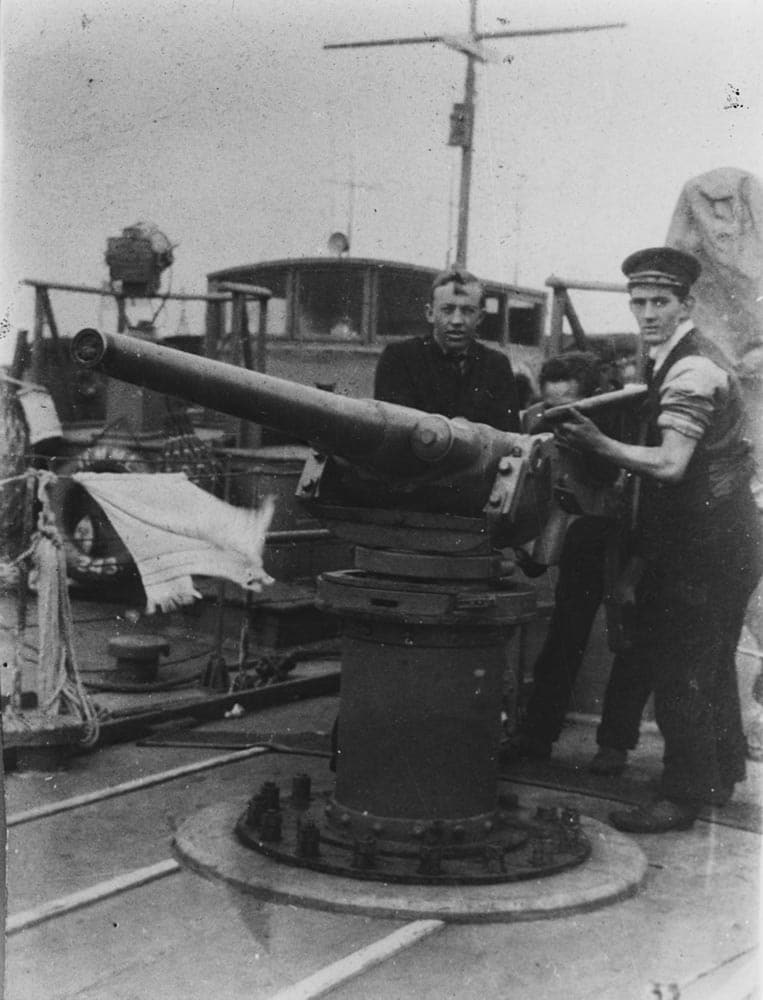 O A Dryland, Motor launch, WWI. Was one of a group of motor mechanics recruited in New Zealand for the RN