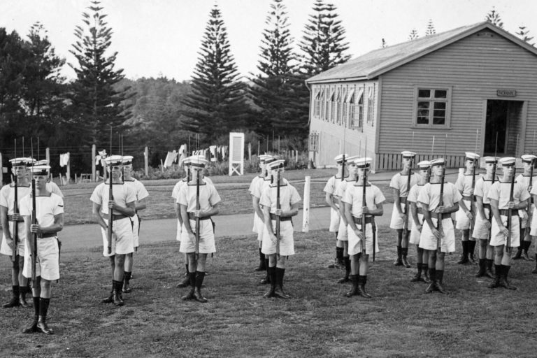 ABZ 0194 Seamen boys 31 class Tamaki 1945 (1) Seamen boys 31 class Tamaki 1945