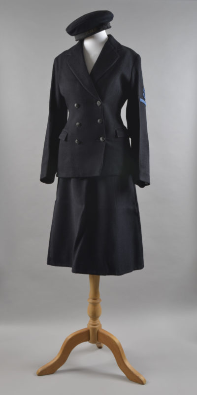 L/Wren Patricia Rowe's uniform