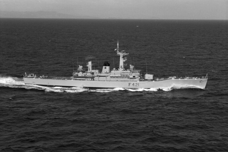 HMNZS Canterbury F421