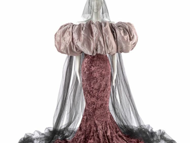 La Bombe dress photograph