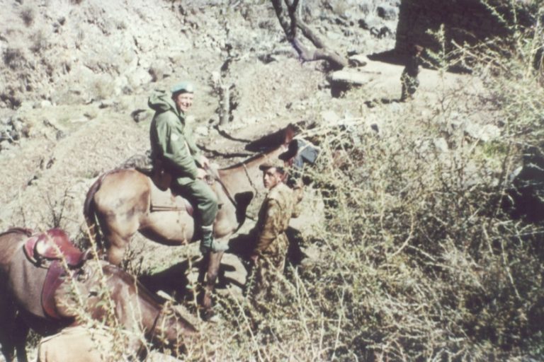 PakSailorHorse NZ Sailor riding a horse during peacekeeping mission to Pakistan